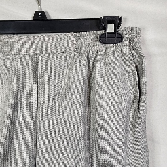 New! ALFRED DUNNER Size 10P Light Gray 2pc Pants Suit Laser Cut Floral Trim Work - Picture 12 of 15